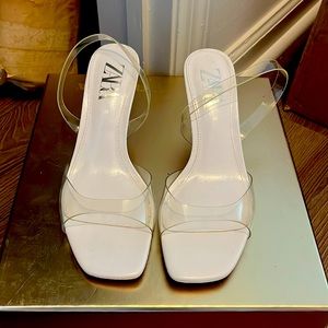NEW Zara white and clear strap sandals. Size 7.5